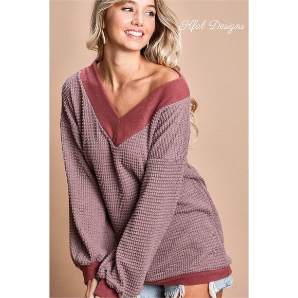 ❤️LAST 1! V Neck Waffle Popcorn Knit Contrast Top! - Picture 4 of 9
